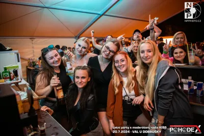Letní párty s moderátory rádia KISS - foto č. 084