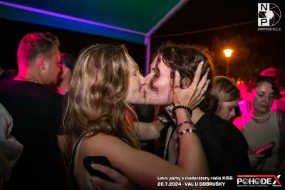 Letní párty s moderátory rádia KISS - foto č. 102