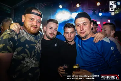 Letní párty s moderátory rádia KISS - foto č. 105