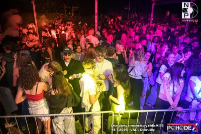 Letní párty s moderátory rádia KISS - foto č. 003