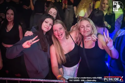 Letní párty s moderátory rádia KISS - foto č. 049