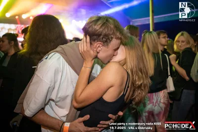 Letní párty s moderátory rádia KISS - foto č. 057