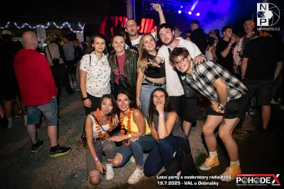 Letní párty s moderátory rádia KISS - foto č. 086