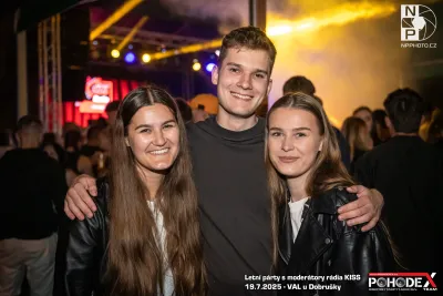 Letní párty s moderátory rádia KISS - foto č. 089