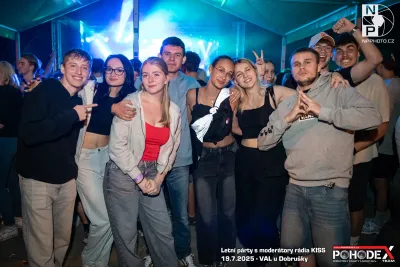 Letní párty s moderátory rádia KISS - foto č. 113